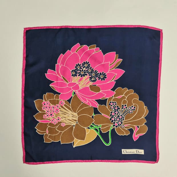 크리스챤디올 네이비 실크100 스카프 머플러