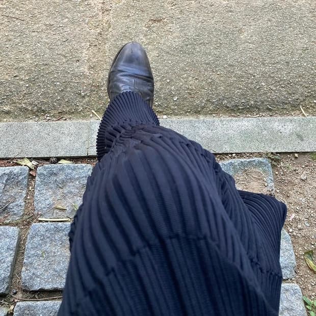 CFCL fluted pants(모델 홍태준님 착용)