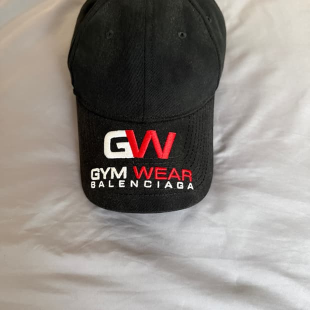 발렌시아가 모자