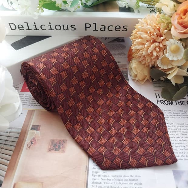 게스 실크 브라운 패턴 넥타이 10.1cm A+등급 K2284
