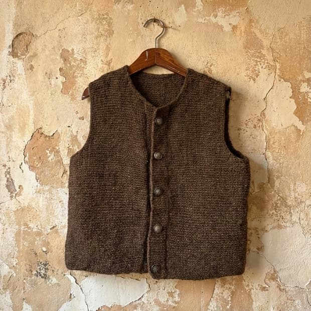 앤틱 브라운 니트 베스트