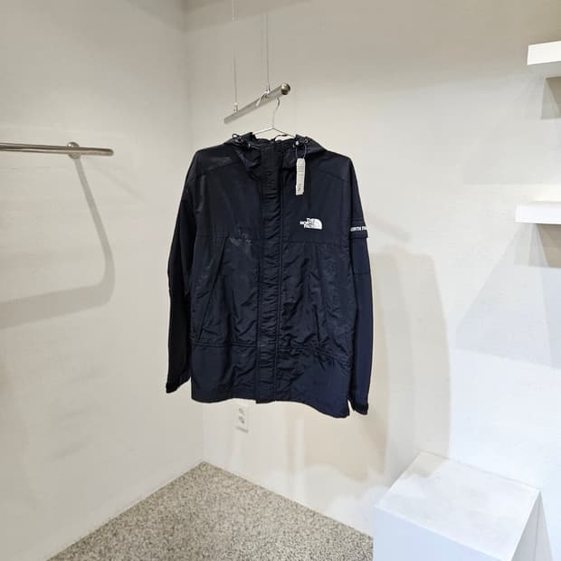 노스페이스 바람막이