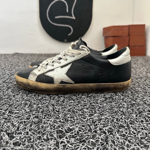 골든구스 슈퍼스타 블랙 실버 40사이즈(255mm)