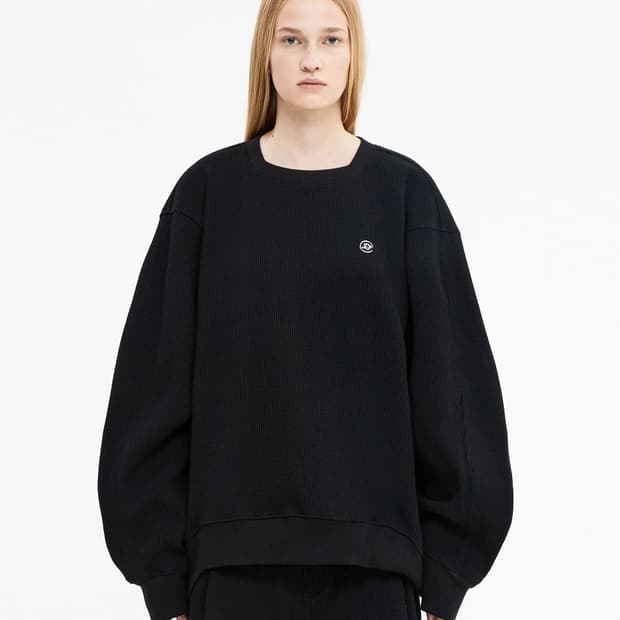 아더에러 Speric Small Logo 스웻셔츠