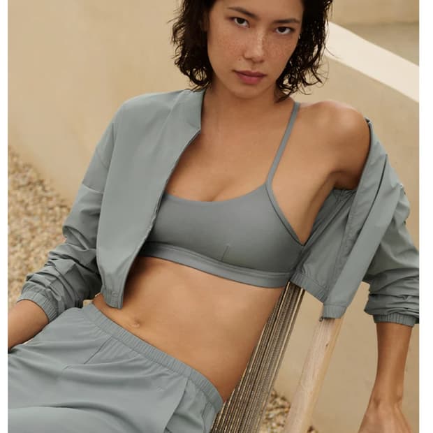 알로요가 Airlift Intrigue Bra
