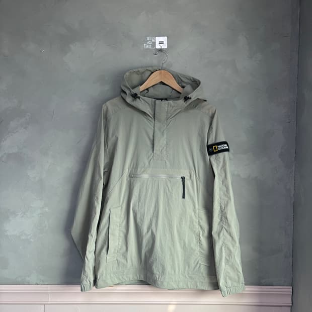 네셔널지오그래픽 아노락 바람막이 베이지 카키