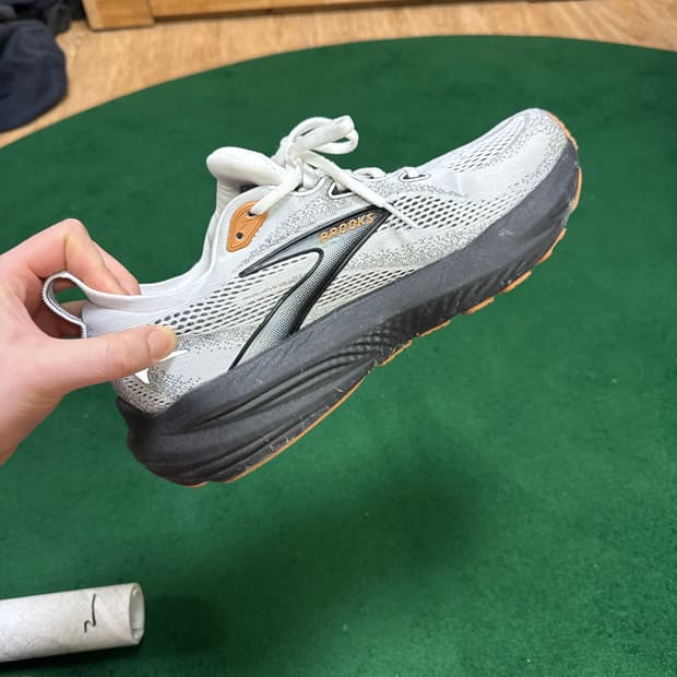 브룩스 글리세린 GTS 22 스모크 275