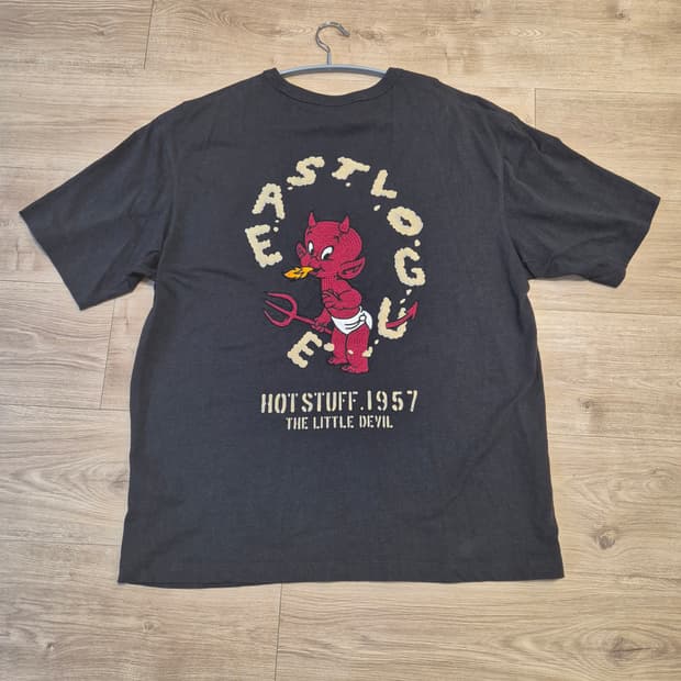 이스트로그 X 핫스터프 반팔 티셔츠