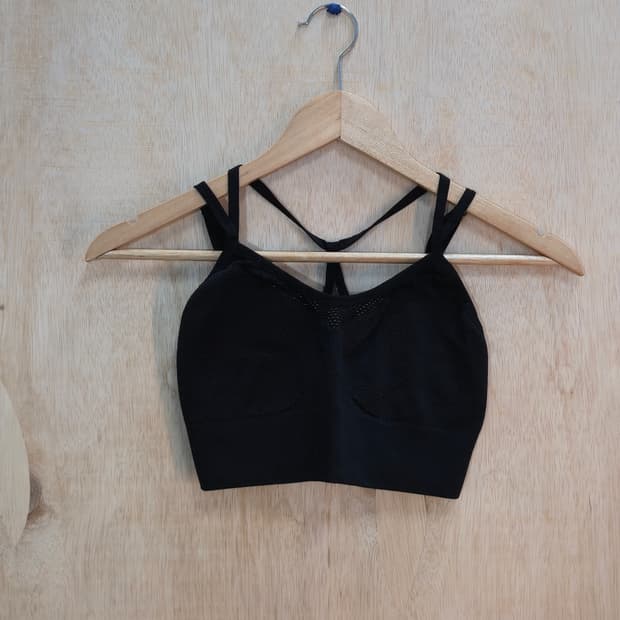 Oysho 요가 탑 블랙 (패드 포함X) 