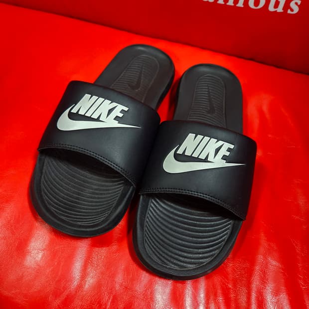 (미사용) 나이키 빅토리원 슬라이드 슬리퍼 280size