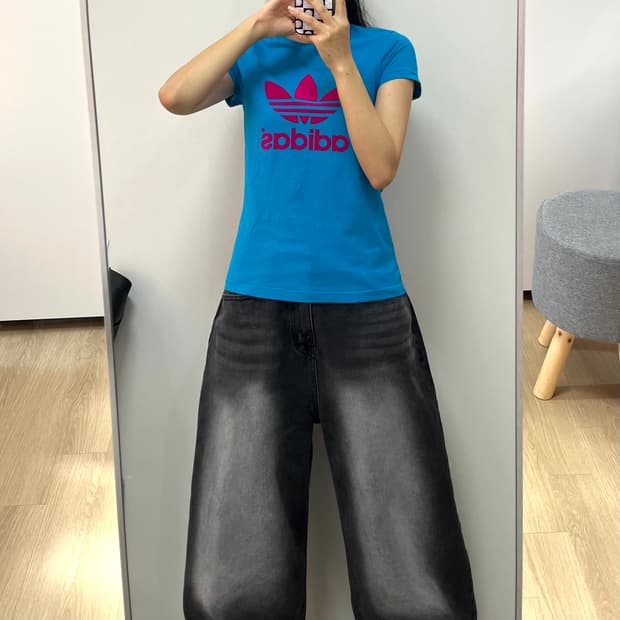 아디다스 Y2K 빅로고 반팔 티셔츠