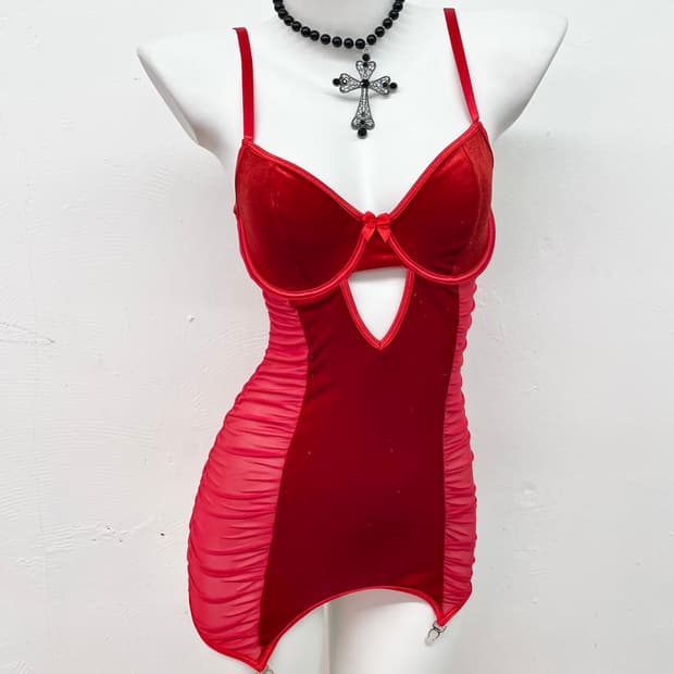 레드 셔링 벨벳 원피스