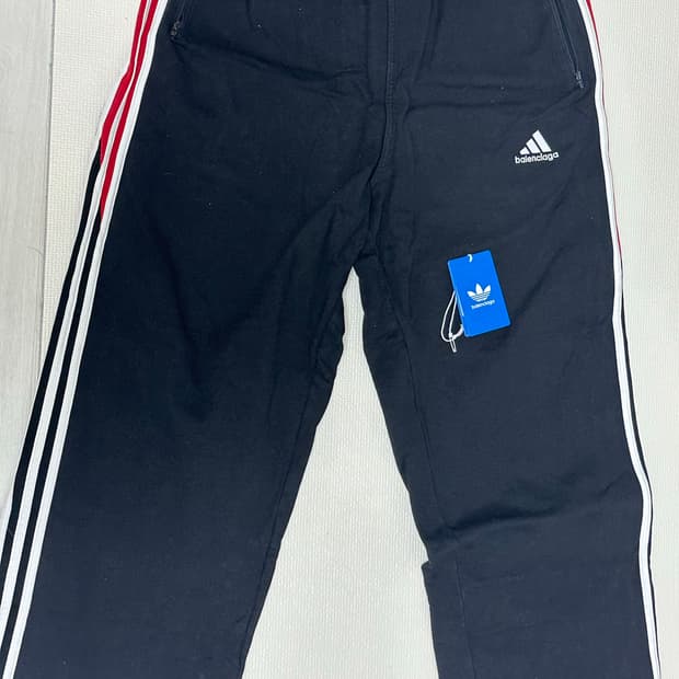 발렌시아가x아디다스 플리스 배기 스웨트팬츠 블랙[한소희 팬츠]