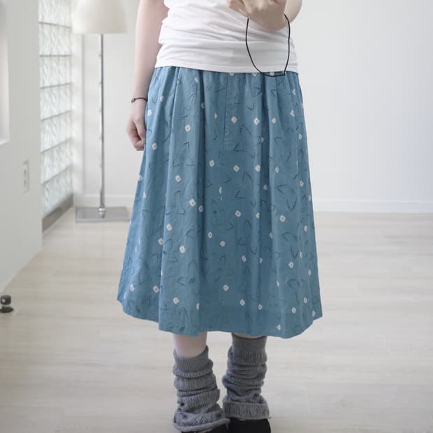 Blue punching skirt