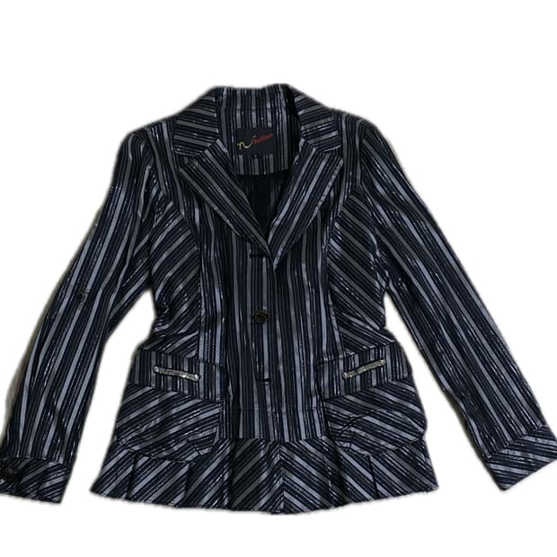 실버 스트라이프 플리츠 블레이저