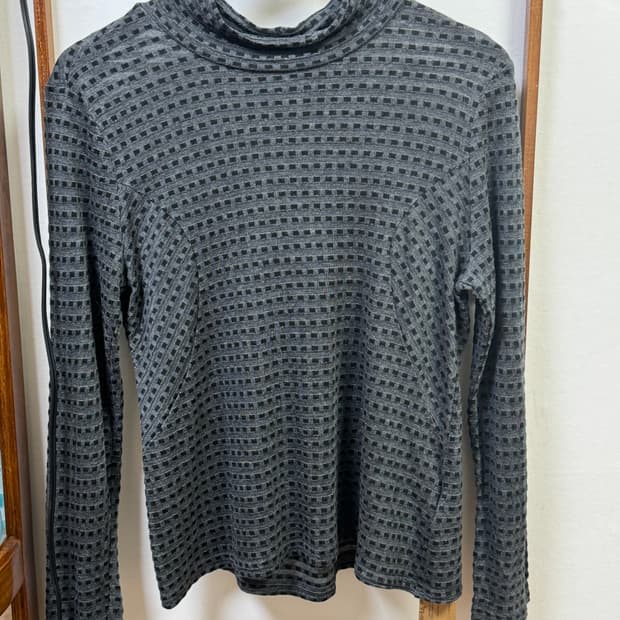 스퀘어패턴 절개 반목폴라