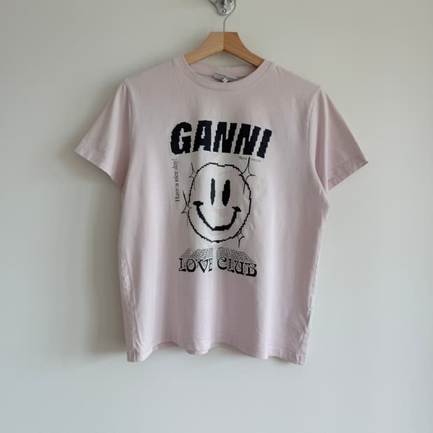 가니(GANNI) 스마일 반팔 티셔츠