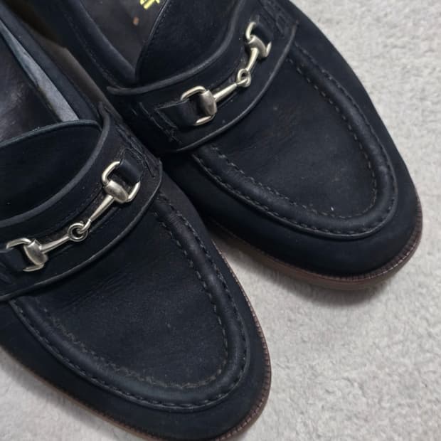 YSL 입생로랑 블랙 스웨이드 로퍼 255