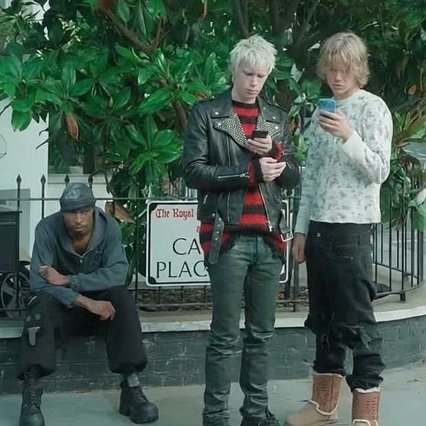 H&M 커트코베인 스트라이프 모헤어니트