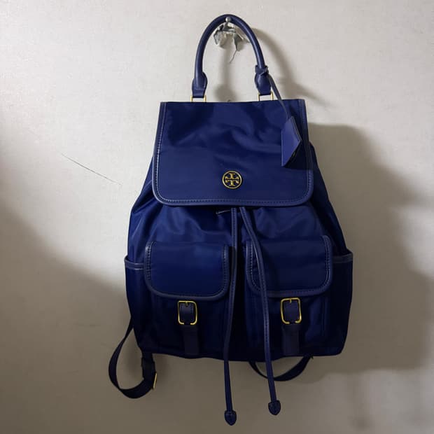 토리버치 나일론 투포켓 백팩 블루