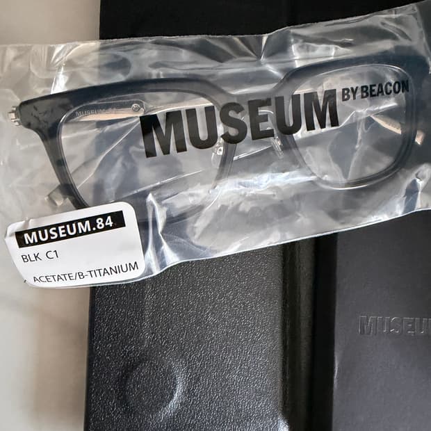뮤지엄 바이 비컨 .84 black c1