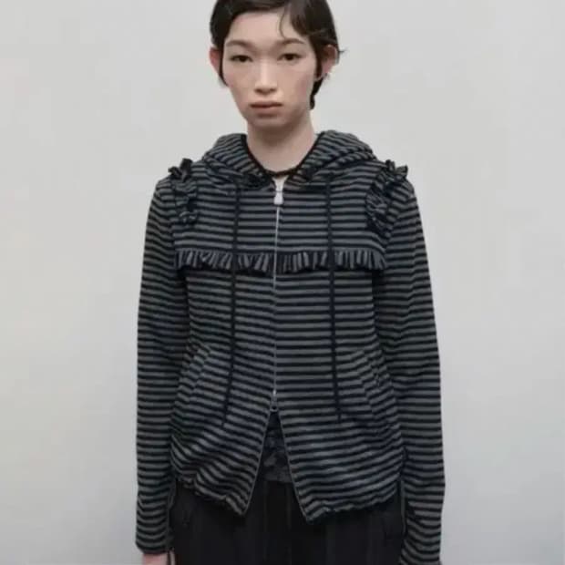 (새상품) 타입서비스 러플 후드집업Ruffled Stripe 스트라이프