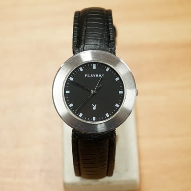 80s 플레이보이 라운드 프레임 쿼츠 시계