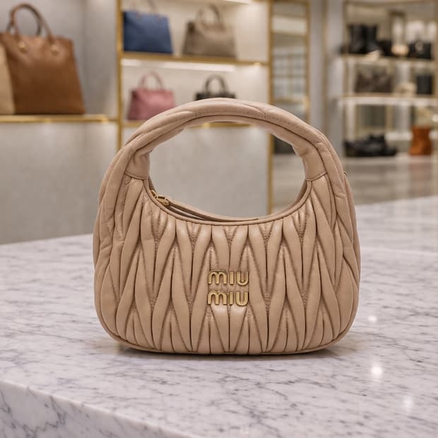 [A급] 미우미우 완더 마테라쎄 나파 레더 호보백 미니 판매합니다!!!