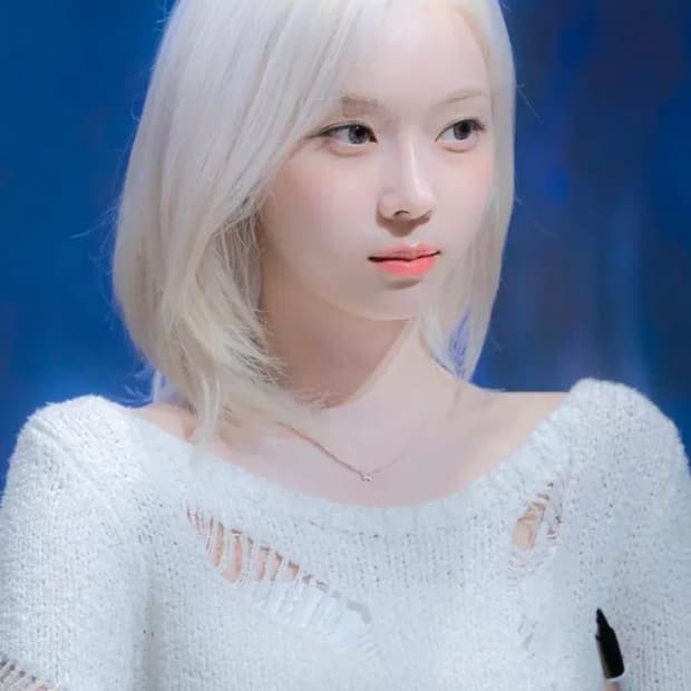 에스파 윈터 착용 | 쓰리타임즈 데미지 니트 크롭탑