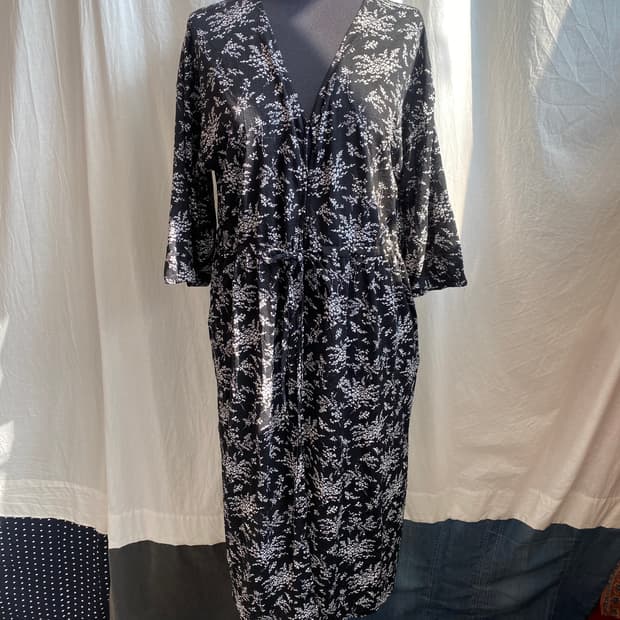 블랙 플라워 로브(F)