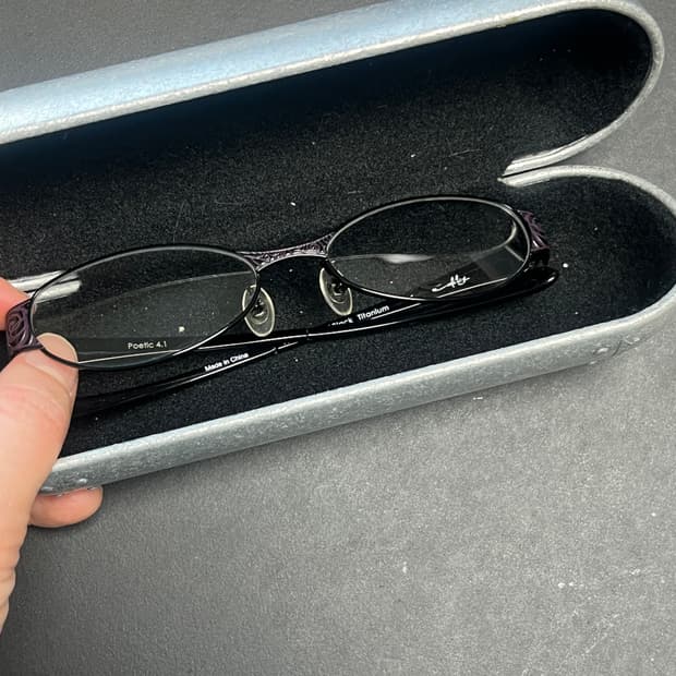 오클리 티타늄 안경