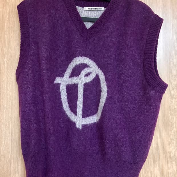 더오픈프로덕트 심볼 키드 모헤어 베스트