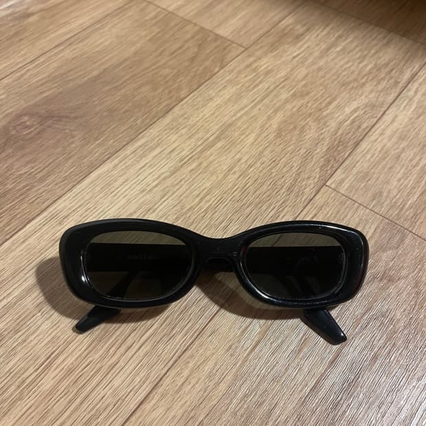 젠틀몬스터 탐부 블랙색상