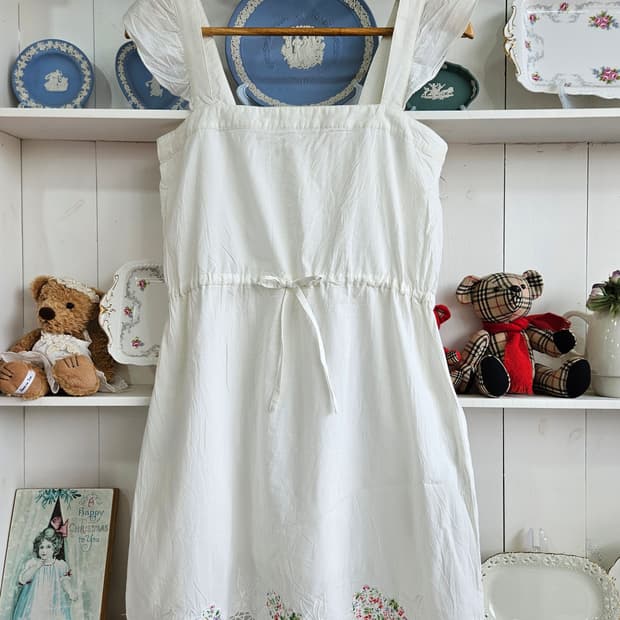 플라워 자수 화이트 원피스