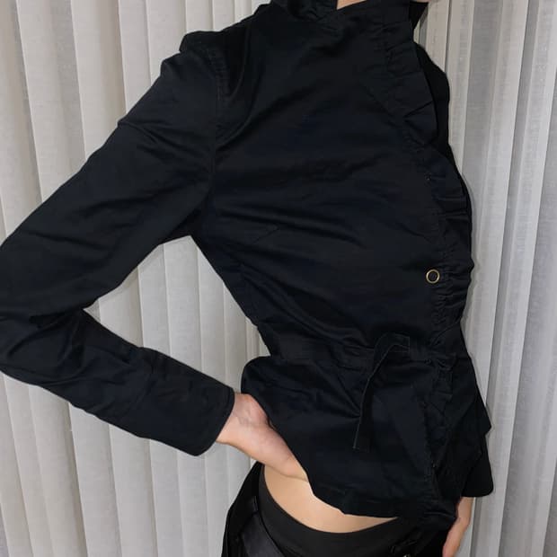 프릴카라 자켓