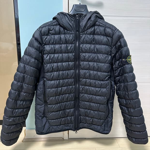 스톤아일랜드 마이크로얀 후드경량패딩