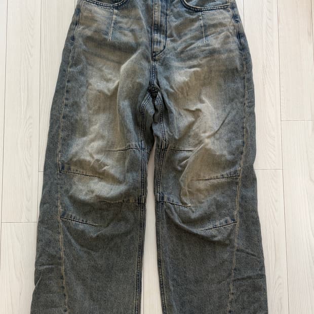 999휴머니티 AV PLEATS DENIM PANTS 