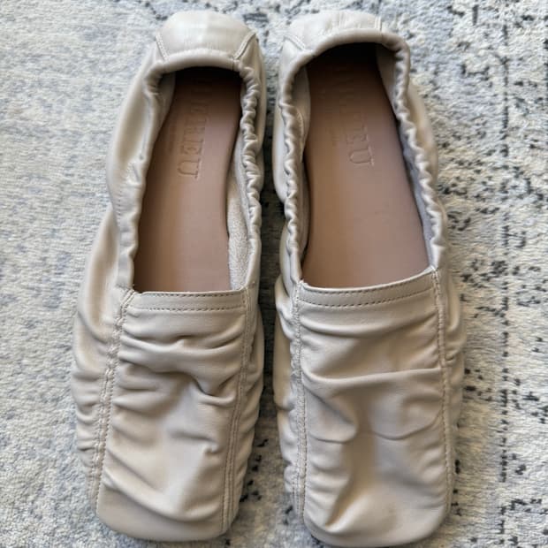 HEREU squretoe flat shoes 헤레우 플랫