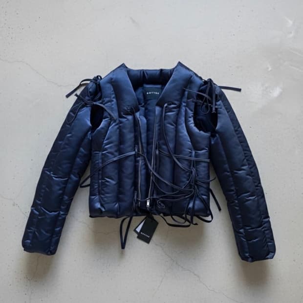 보터 23FW 파리 컬렉션 런웨이 아카이브 크롭 숏패 18 딩 자켓 고프