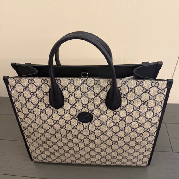 구찌 GG 수프림 토트백 새상품 정품