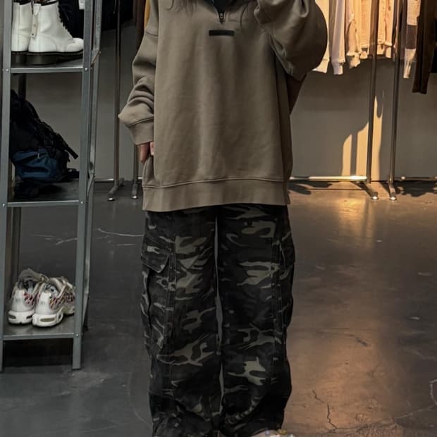 에센셜 피어오브갓 모크넥 하프집업 맨투맨 A2422