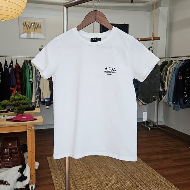 아페쎄 자수 로고 티셔츠