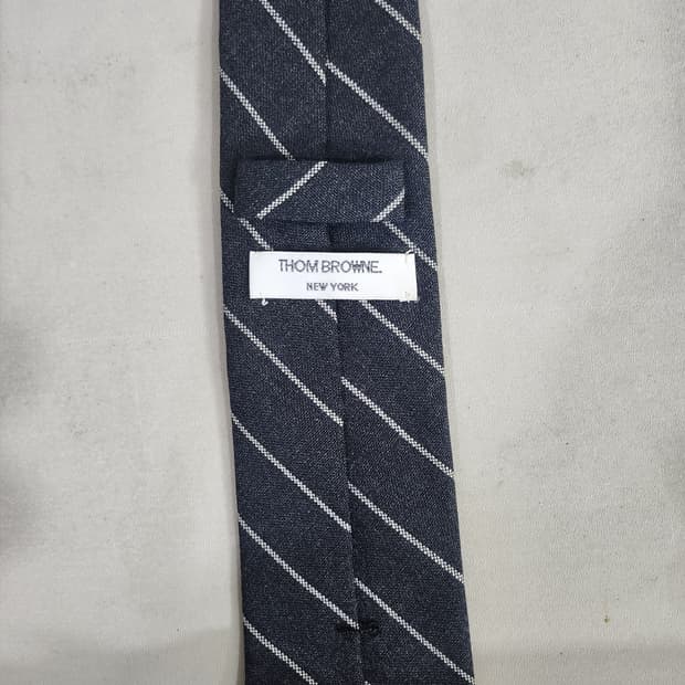 톰브라운 넥타이
