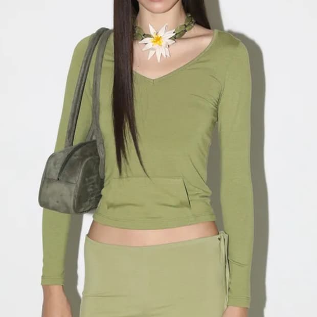 jijivisha 지지비샤 berry hoody top