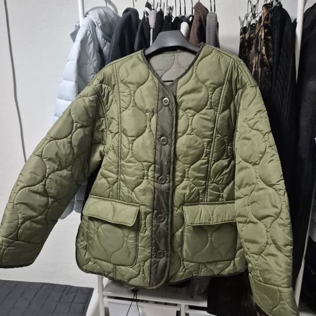 누빔 퀄팅 카키 패딩(깔깔이 패딩)