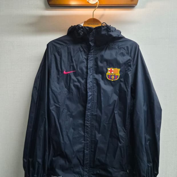 L/100) 나이키 FC 바르셀로나 바람막이 팝니다