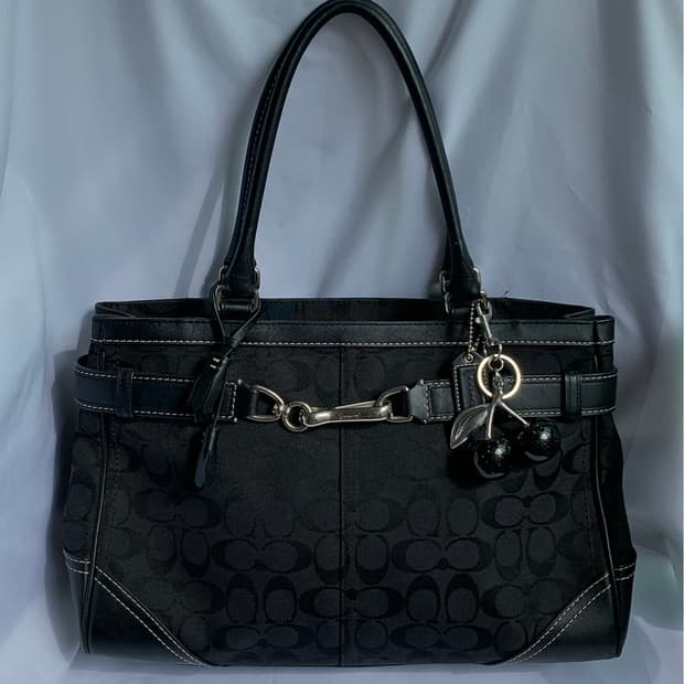 🖤 Coach 올블랙 숄더백 (라지 사이즈)