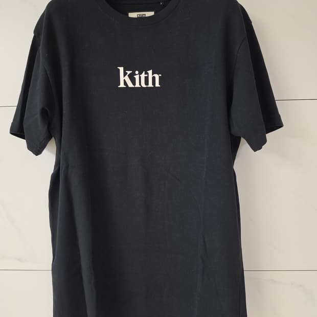 Kith 피그먼트 다이드 로고 티셔츠 (US M)