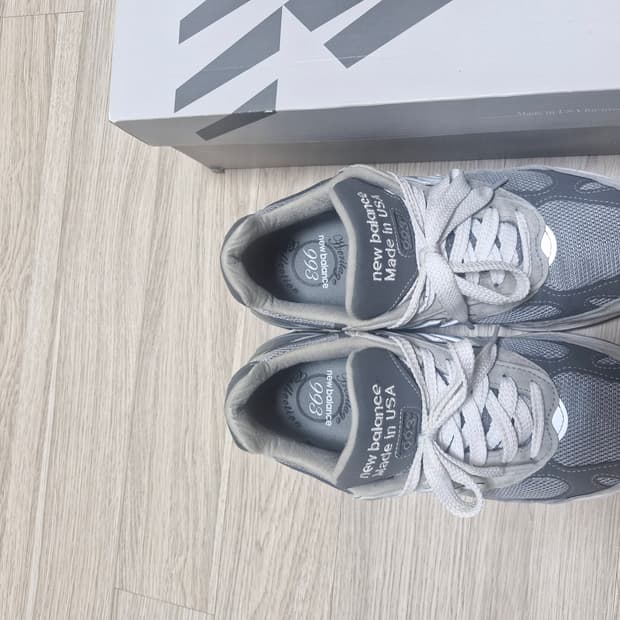 뉴발란스 993