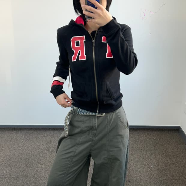 Truereligion 트루릴리젼 데드스탁 레드로고 백포인트 후드집업  